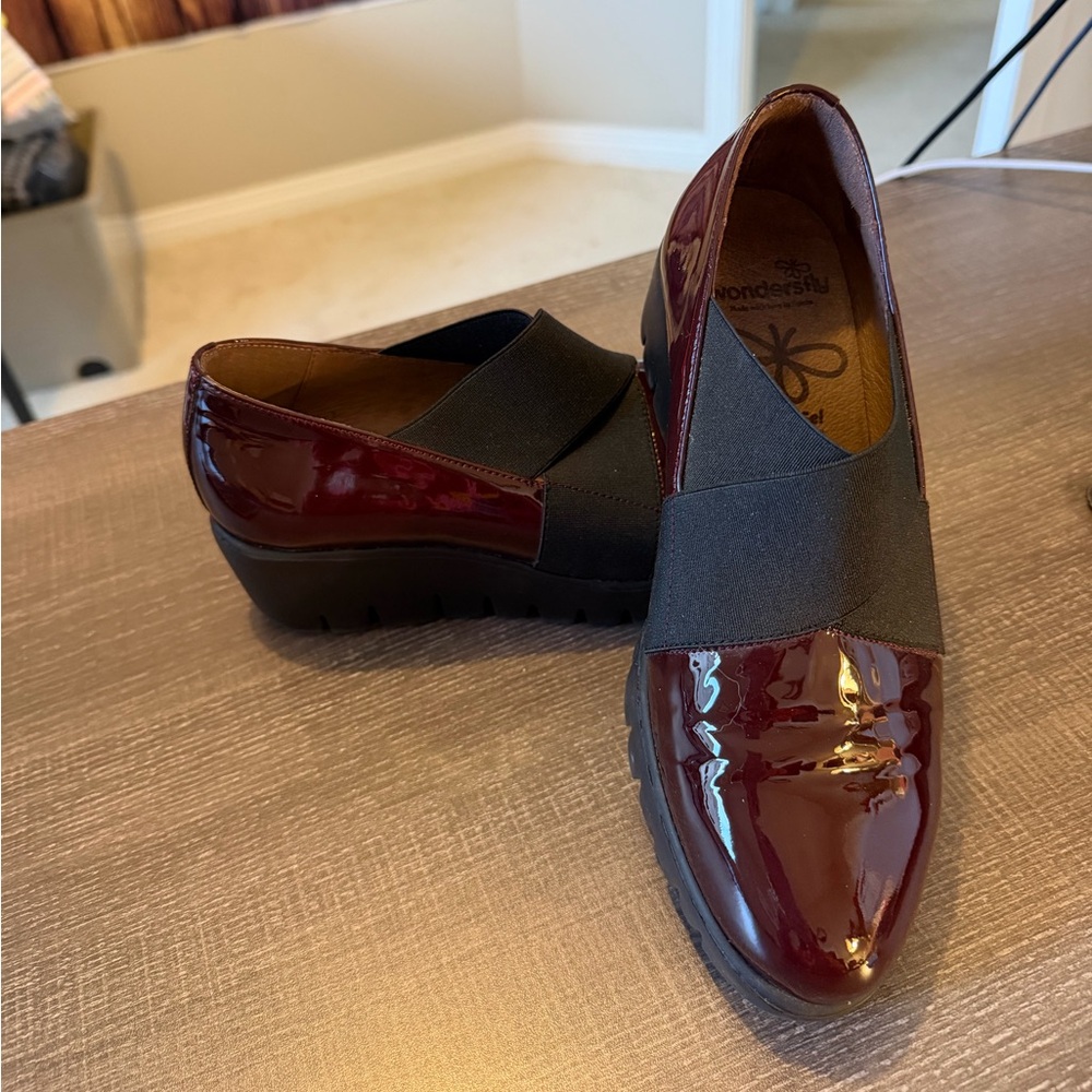 Wonders Wondersfly Burgundy and Black Women's Loafers
